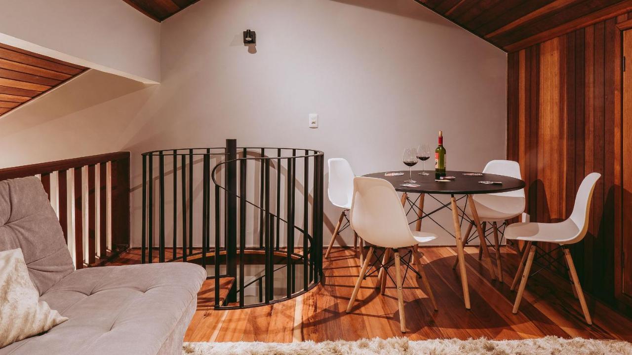 Duplex Com Lareira E Tv Smart Em Meio A Natureza